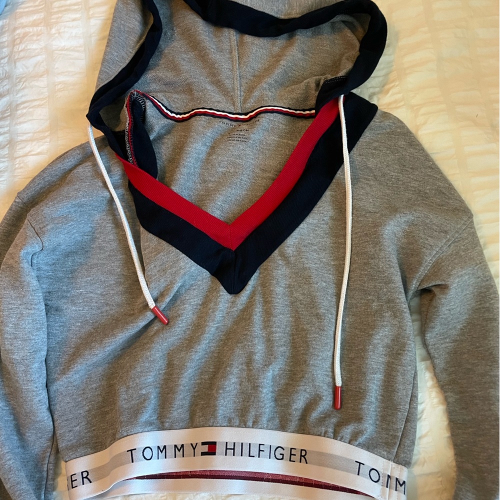 Tommy Hilfiger crop top